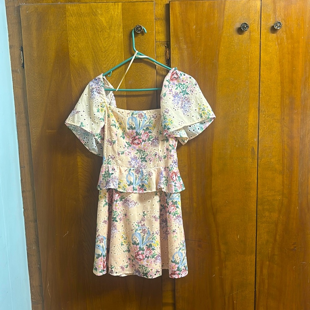 Boutique Dress
Brand: TCEC 
Size:Medium